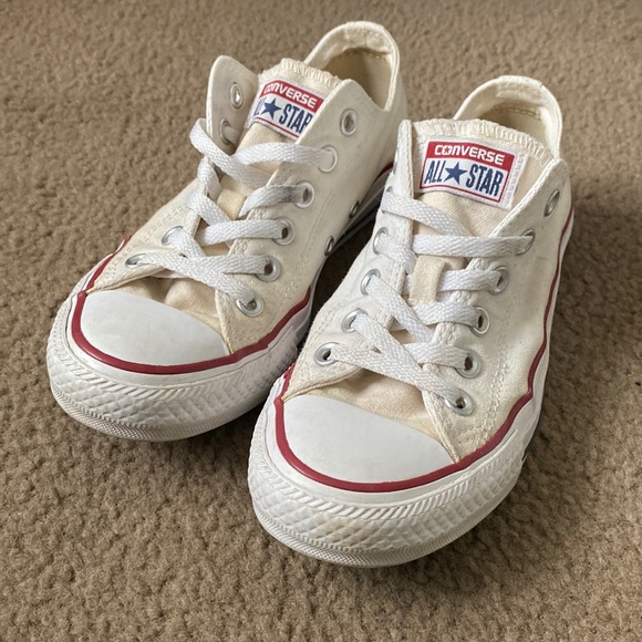 Converse Shoes - White low top all star converse